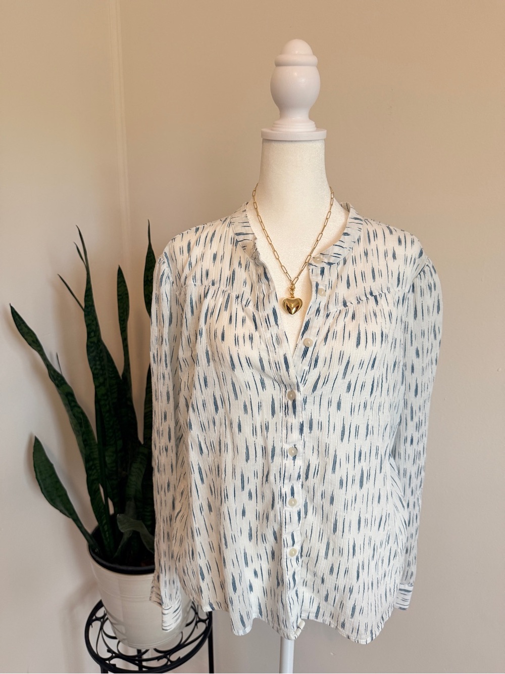 Carve Designs | Tatum Gauze Top, Azul Ikat